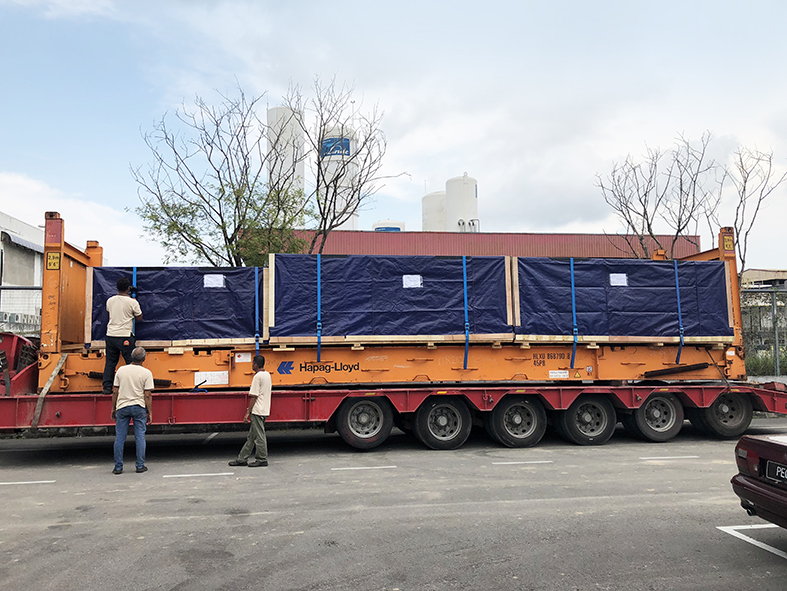 Popular Pack team doing lashing for container.